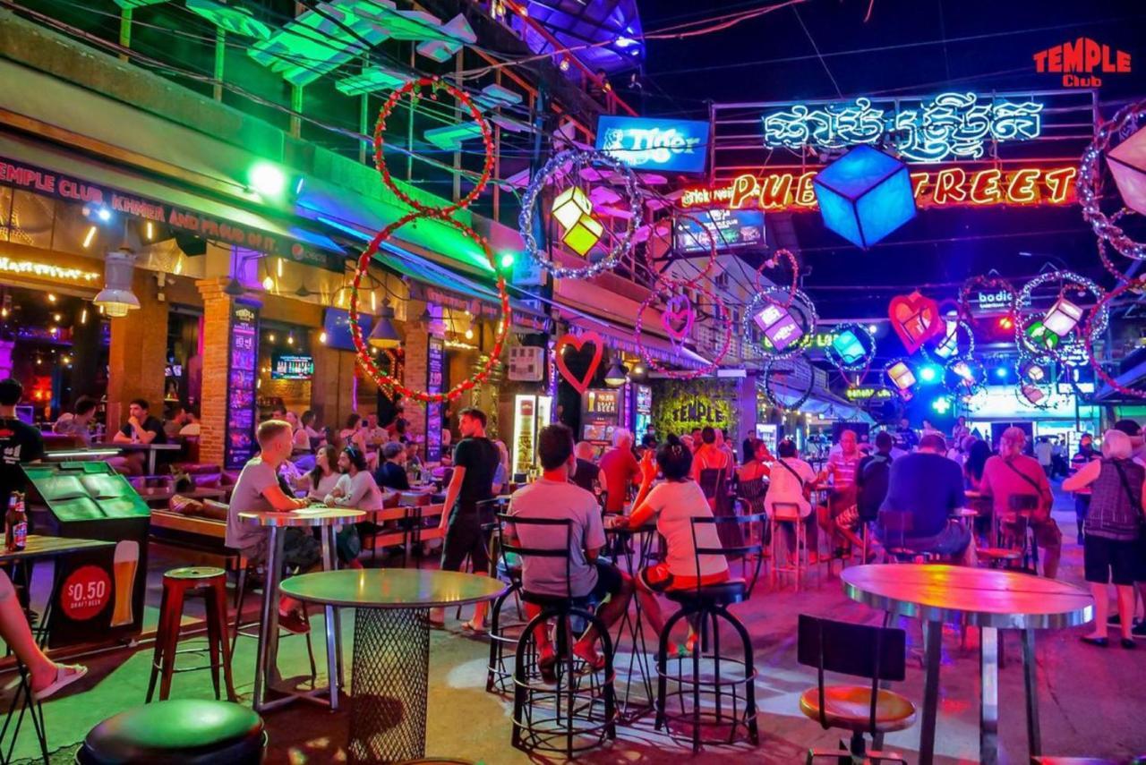 Darling Pub Hostel Siem Reap Exteriör bild