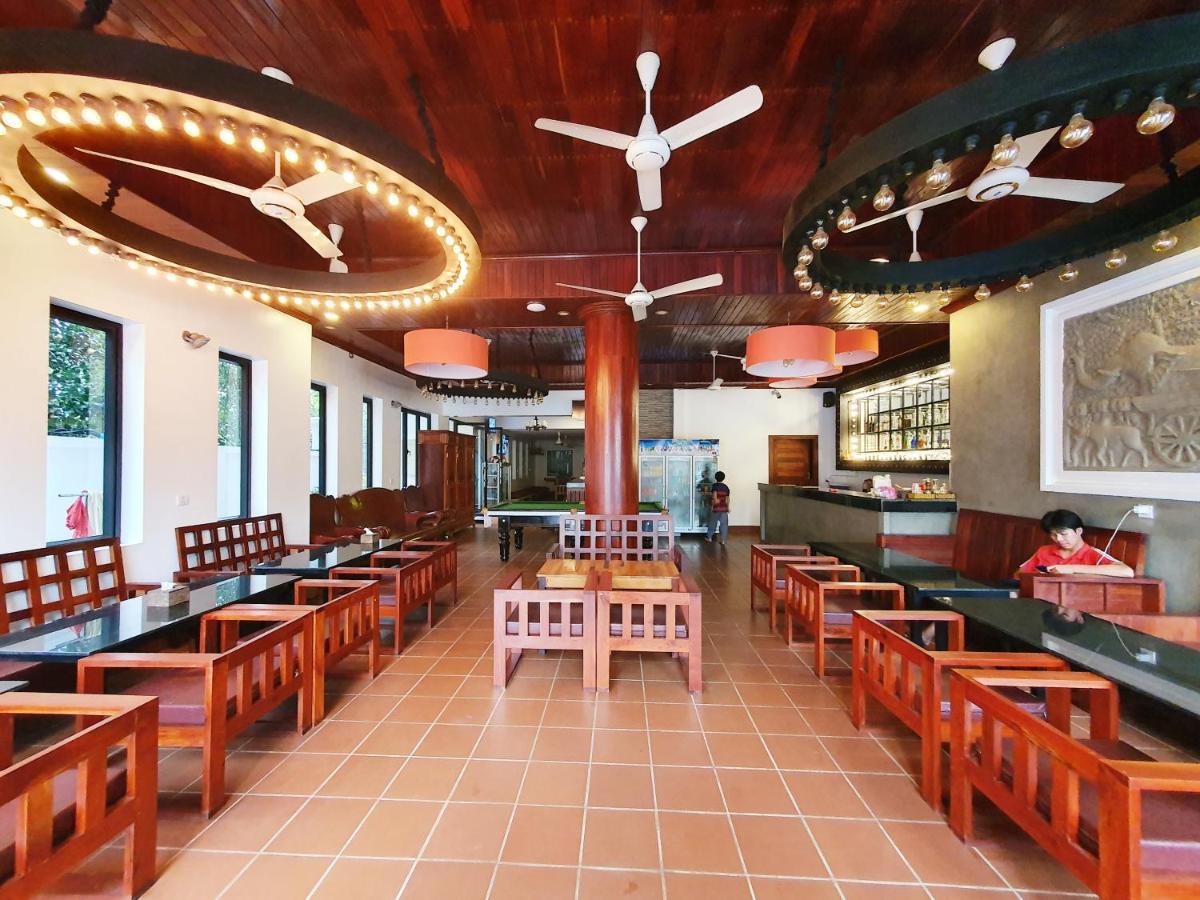 Darling Pub Hostel Siem Reap Exteriör bild