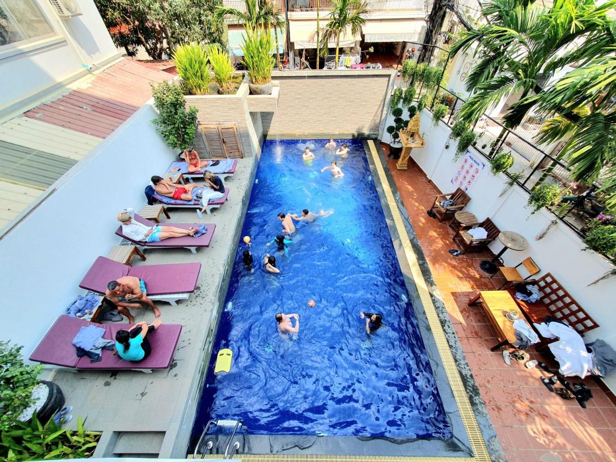 Darling Pub Hostel Siem Reap Exteriör bild