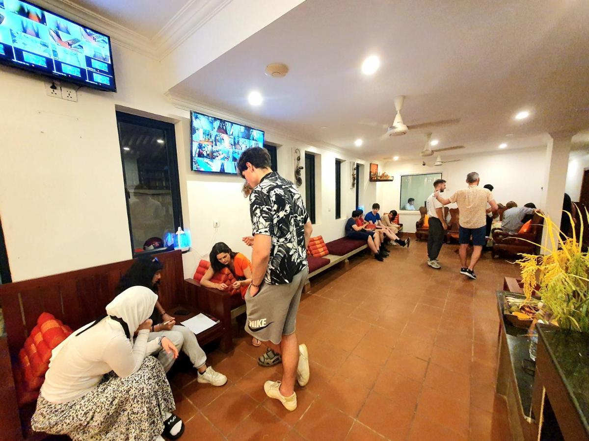 Darling Pub Hostel Siem Reap Exteriör bild