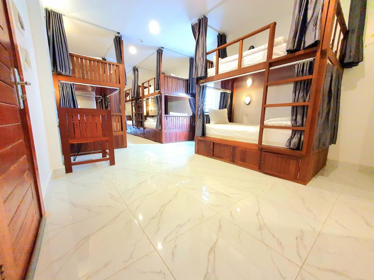 Darling Pub Hostel Siem Reap Exteriör bild