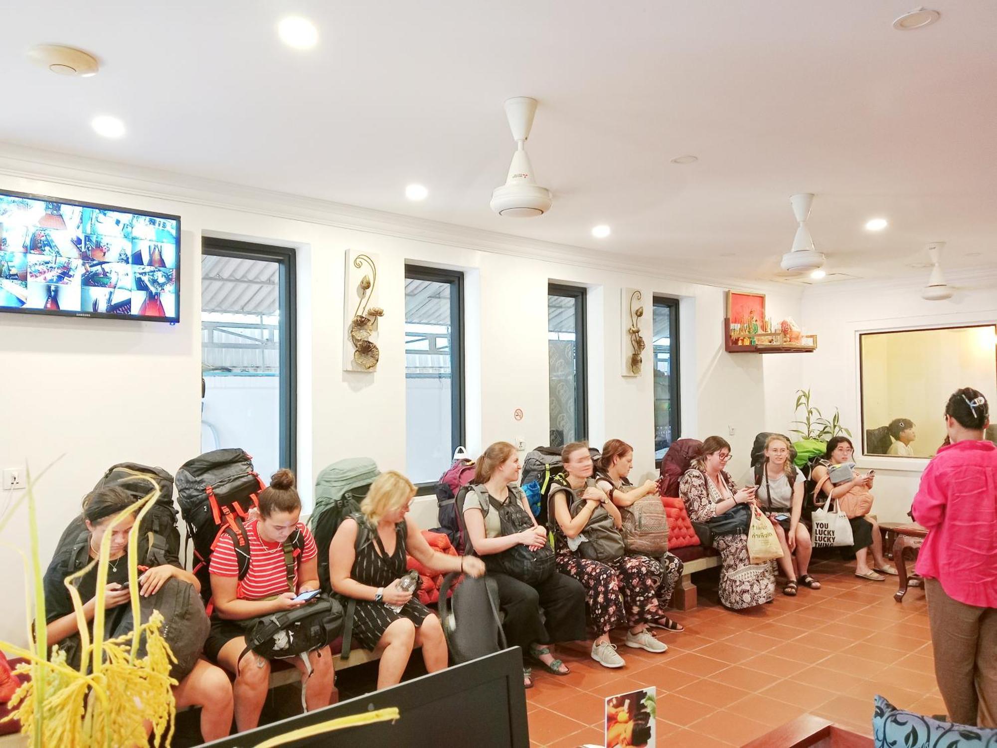 Darling Pub Hostel Siem Reap Exteriör bild